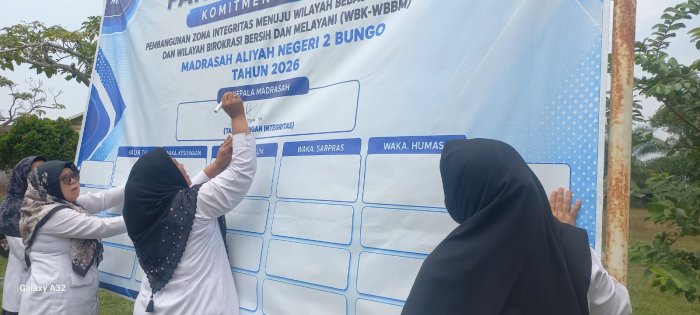 Seluruh Civitas MAN 2 Bungo Teguhkan Komitmen melalui Penandatanganan Zona Integritas Seluruh Civitas MAN 2 Bungo Teguhkan Komitmen melalui Penandatanganan Zona Integritas