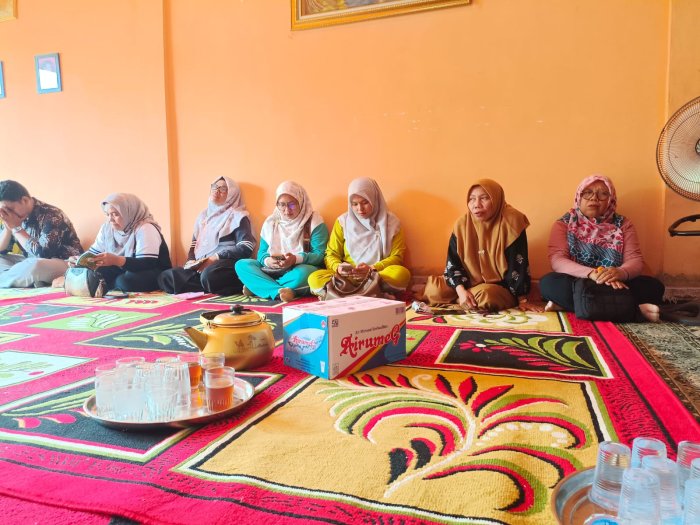 Keluarga Besar MAN 2 Bungo Takziah ke Rumah Duka, Berikan Dukungan kepada Siswa yang Kehilangan Ayah Keluarga Besar MAN 2 Bungo Takziah ke Rumah Duka, Berikan Dukungan kepada Siswa yang Kehilangan Ayah