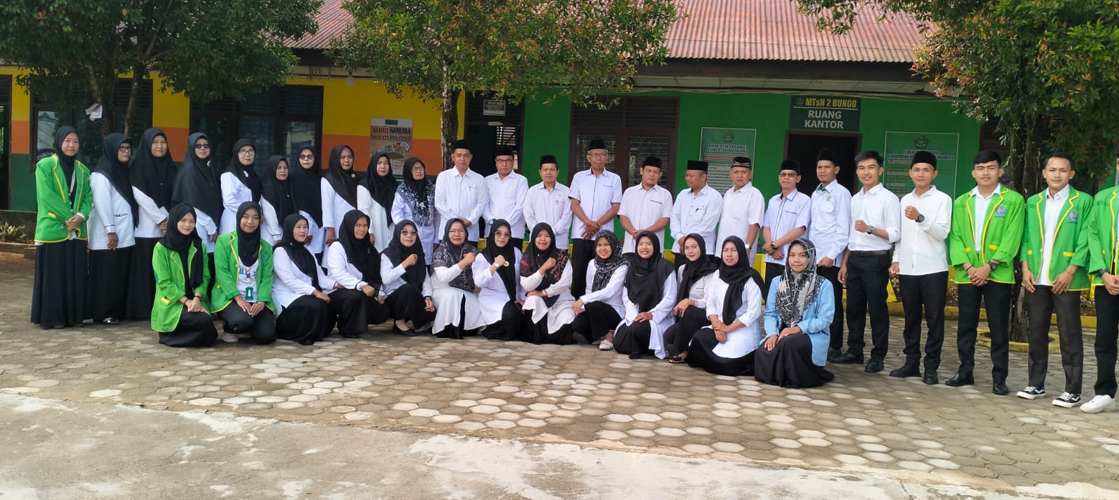 MTsN 2 BUNGO SELENGGARAKAN UPACARA PERINGTAN HARI KESAKTIAN PANCASILA MTsN 2 BUNGO SELENGGARAKAN UPACARA PERINGTAN HARI KESAKTIAN PANCASILA