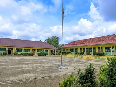 Siswa MIN 4 Tebo Ikuti Latihan Intensif Paskibra HUT RI ke-80 Desa Jaya Mulya Siswa MIN 4 Tebo Ikuti Latihan Intensif Paskibra HUT RI ke-80 Desa Jaya Mulya