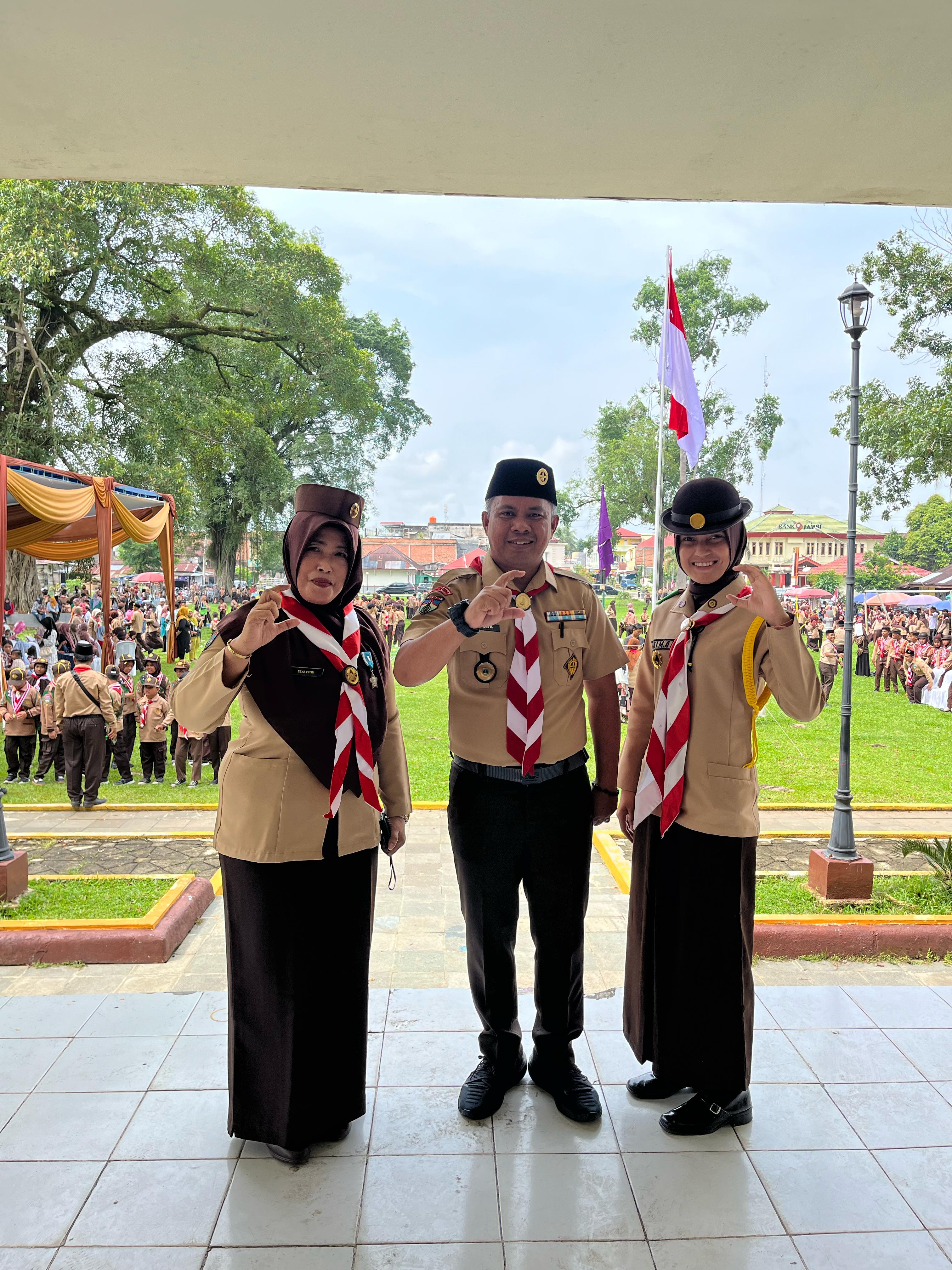 KAMAD  MAN 2 TEBO MENGHADIRI UPACARA MEMPERINGATI HARI PANDU  SE â€“ DUNIA