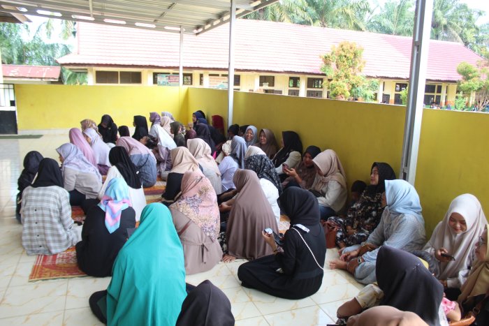 Matangkan Persiapan TKA, MTsN 2 Bungo Gelar Rapat Koordinasi Bersama Komite di Mushollah Madrasah