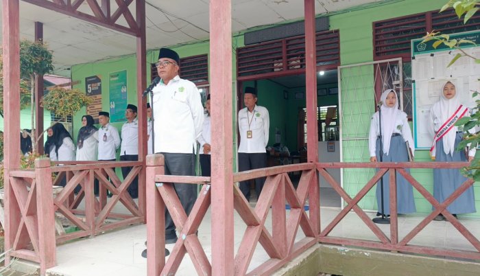 Amanat Pembina Upacara, Tekankan Disiplin dan Kebersamaan Saat Upacara Bendera