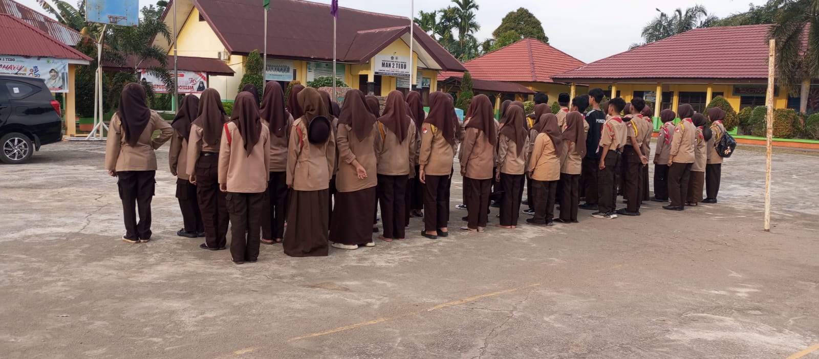 MAN 2 TEBO GELAR PENERIMAAN TAMU AMBALAN GUGUS DEPAN KI HAJAR DEWANTARA DAN CUT NYAK DHIEN MAN 2 TEBO GELAR PENERIMAAN TAMU AMBALAN GUGUS DEPAN KI HAJAR DEWANTARA DAN CUT NYAK DHIEN