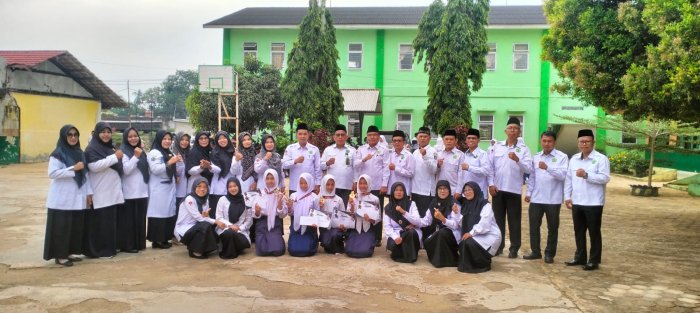 Dukung Prestasi Olahraga, MTsN 2 Bungo Lepas Utusan untuk Kejuaraan Nasional Pencak Silat HIMSSI GP Ke-4