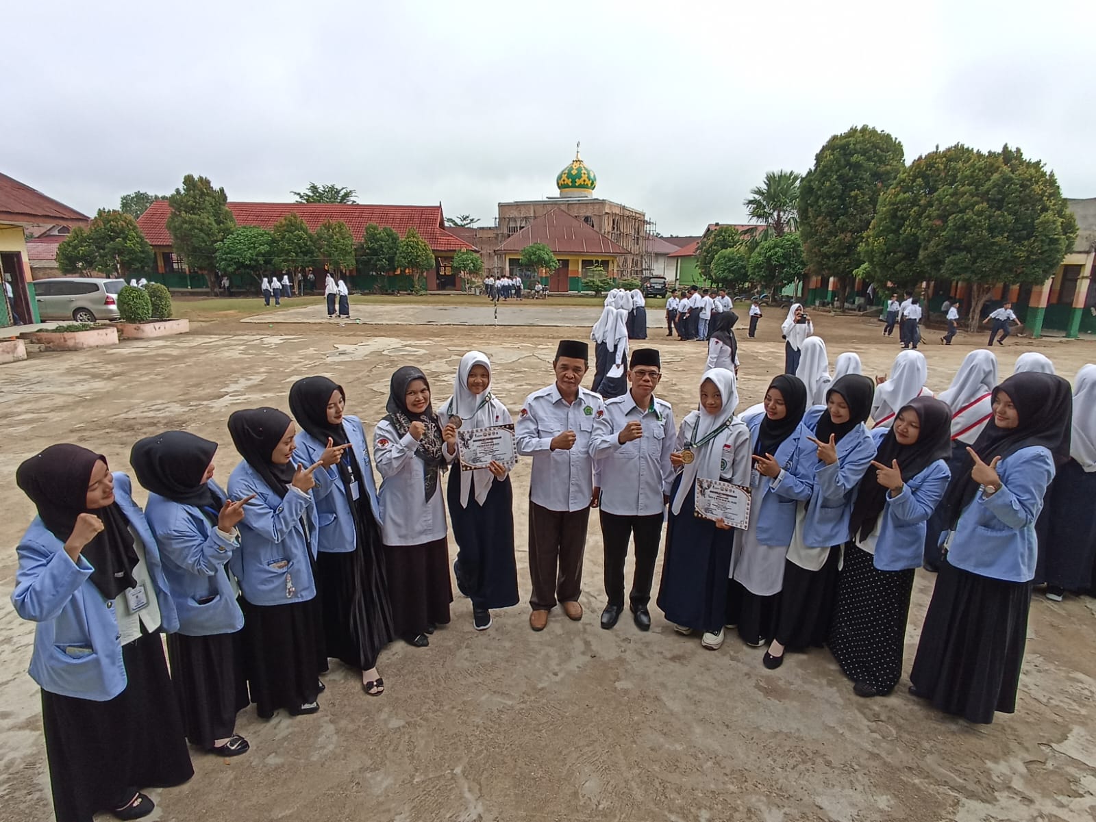 3 SISWA MTsN 2 BUNGO RAIH MEDALI DI KEJUARAAN SIGINJAI CUP PIALA KOREM JAMBI 3 SISWA MTsN 2 BUNGO RAIH MEDALI DI KEJUARAAN SIGINJAI CUP PIALA KOREM JAMBI