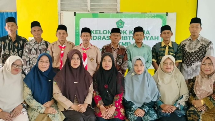 Kepala MIN 4 Tebo Pimpin Rapat KKMI Wilayah Barat, Bahas Agenda 2026 dan Perubahan Jadwal OSM Kepala MIN 4 Tebo Pimpin Rapat KKMI Wilayah Barat, Bahas Agenda 2026 dan Perubahan Jadwal OSM