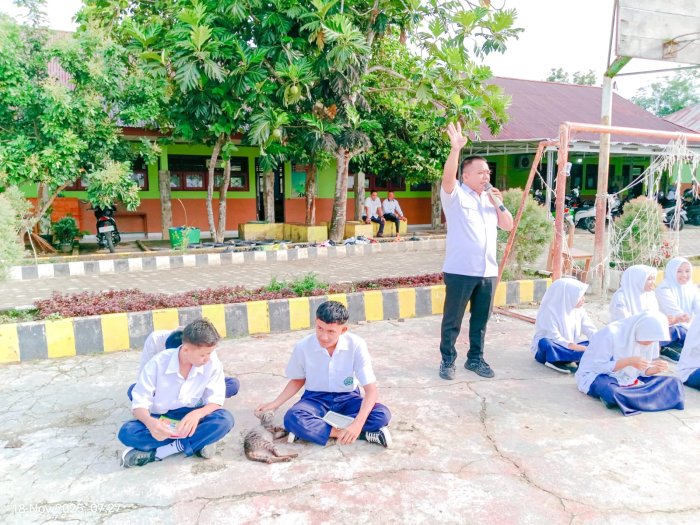 Pak Muzanni: CINTA Bisa Jadi Jalan Lurus, Bisa Pula Menjerumuskan: Pesan Mendalam Usai Pengajian Pak Muzanni: CINTA Bisa Jadi Jalan Lurus, Bisa Pula Menjerumuskan: Pesan Mendalam Usai Pengajian