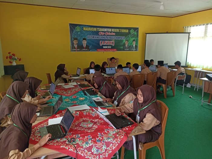 Pelaksanaan ANBK Hari Kedua di MTsN 2 Bungo Berjalan Lancar Pelaksanaan ANBK Hari Kedua di MTsN 2 Bungo Berjalan Lancar