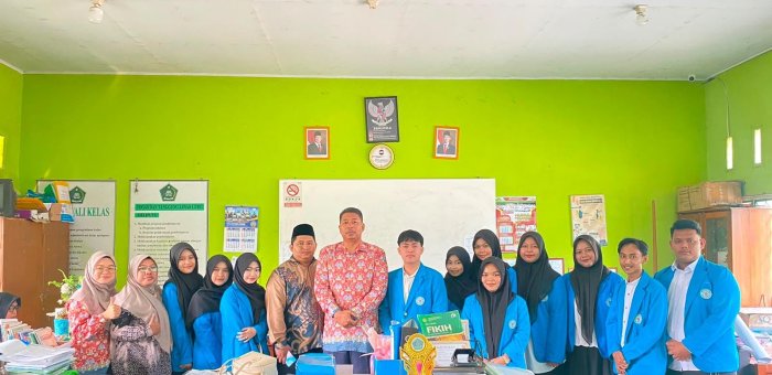 MAN 1 Kota Jambi Gelar Rapat Rutin: Sambut Mahasiswa PLP UIN STS Jambi dan Penyesuaian KBM di Masa Kabut Asap