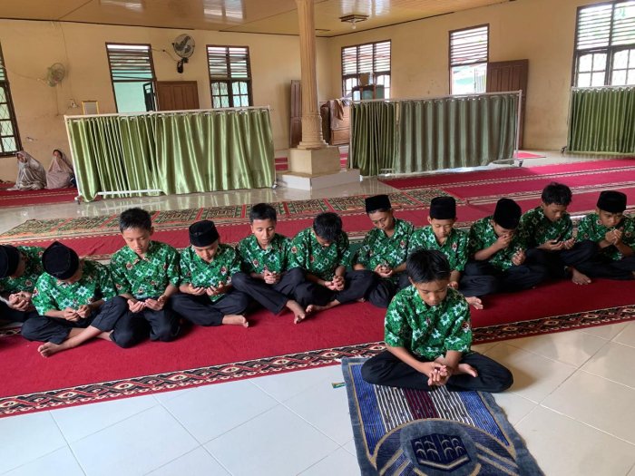 Sholat Dhuha Rutin, Ciptakan Suasana Penuh Keberkahan Sholat Dhuha Rutin, Ciptakan Suasana Penuh Keberkahan