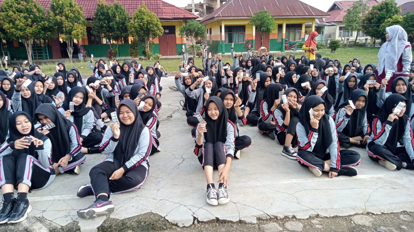 SENAM KEBUGARAN DAN PEMBAGIAN TABLET PENAMBAH DARAH 