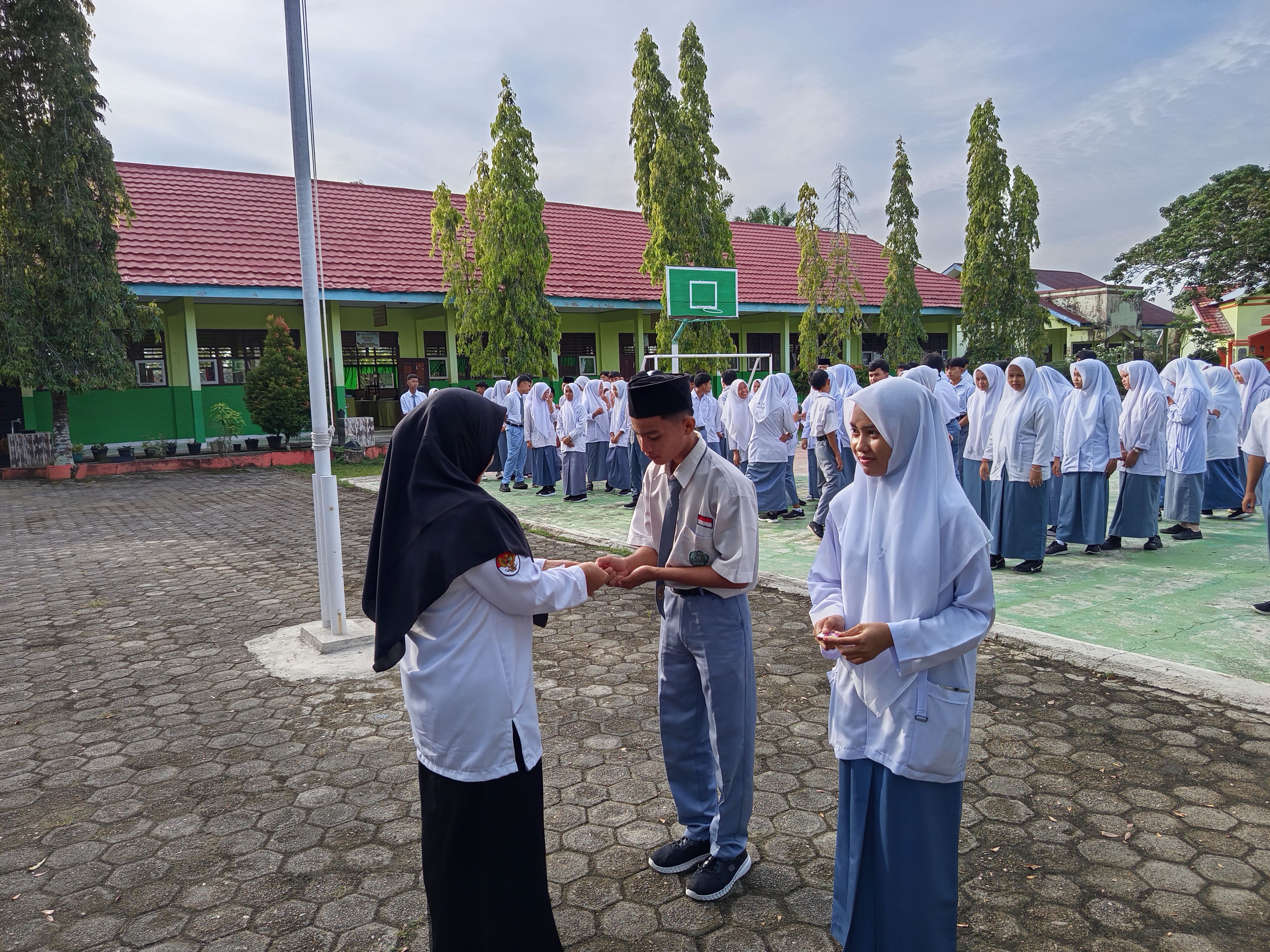 Alhamdulillah Pelaksanaan Asas Genap Tahun Pelajaran 2024-2025 MAN 2 Bungo Berjalan Tertib dan Lancar Alhamdulillah Pelaksanaan Asas Genap Tahun Pelajaran 2024-2025 MAN 2 Bungo Berjalan Tertib dan Lancar