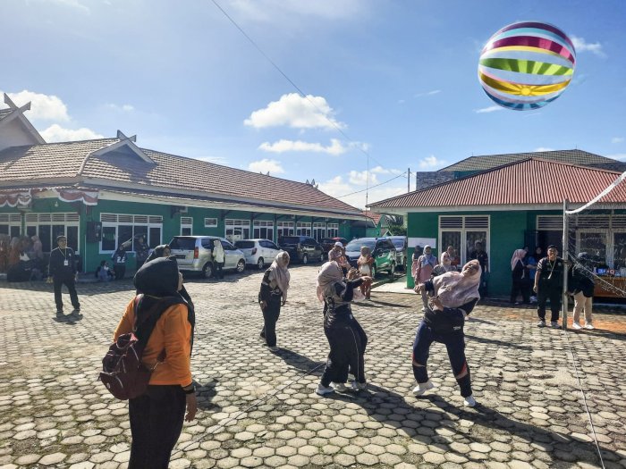 Melaju Penuh Semangat, Tim DW MTsN 1 Bungo Tembus Semifinal Voli Gembira HAB ke-80 Kemenag RI Melaju Penuh Semangat, Tim DW MTsN 1 Bungo Tembus Semifinal Voli Gembira HAB ke-80 Kemenag RI