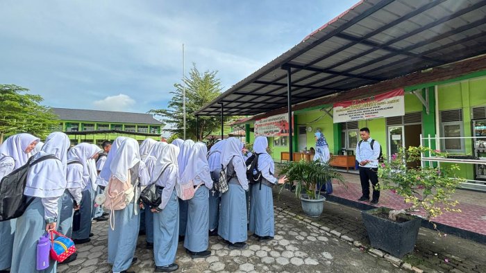 Berani Mengukur Kemampuan Diri, Siswa X E1 Jalani Tes TOEFL di UIN STS Jambi Berani Mengukur Kemampuan Diri, Siswa X E1 Jalani Tes TOEFL di UIN STS Jambi