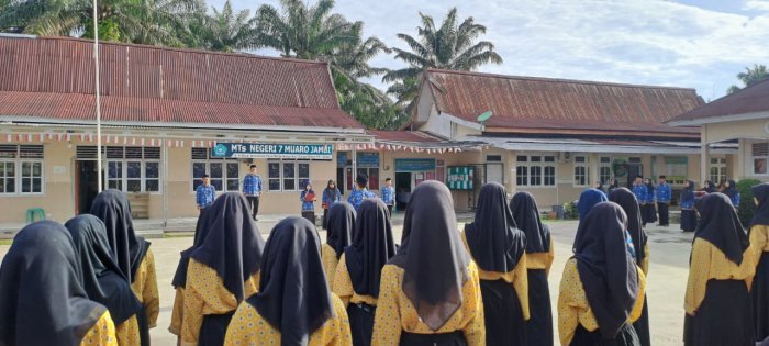 Upacara Hari Kesaktian Pancasila Amanat Kepala Madrasah Janganlah Menjadi Komunis Upacara Hari Kesaktian Pancasila Amanat Kepala Madrasah Janganlah Menjadi Komunis