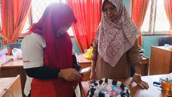 Program Tukar Poin Botol Yakult Jadi Penguat Kepedulian Lingkungan Siswa MIN 4 Tebo Program Tukar Poin Botol Yakult Jadi Penguat Kepedulian Lingkungan Siswa MIN 4 Tebo