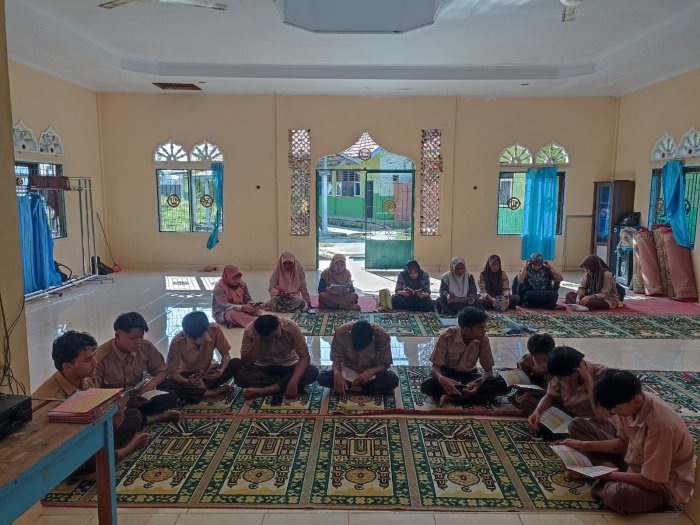 Pesantren Kilat Siswa Bacaan Al-Quran di MAN 2 Bungo Tingkatkan Keimanan dan Kemampuan Tilawah Pesantren Kilat Siswa Bacaan Al-Quran di MAN 2 Bungo Tingkatkan Keimanan dan Kemampuan Tilawah