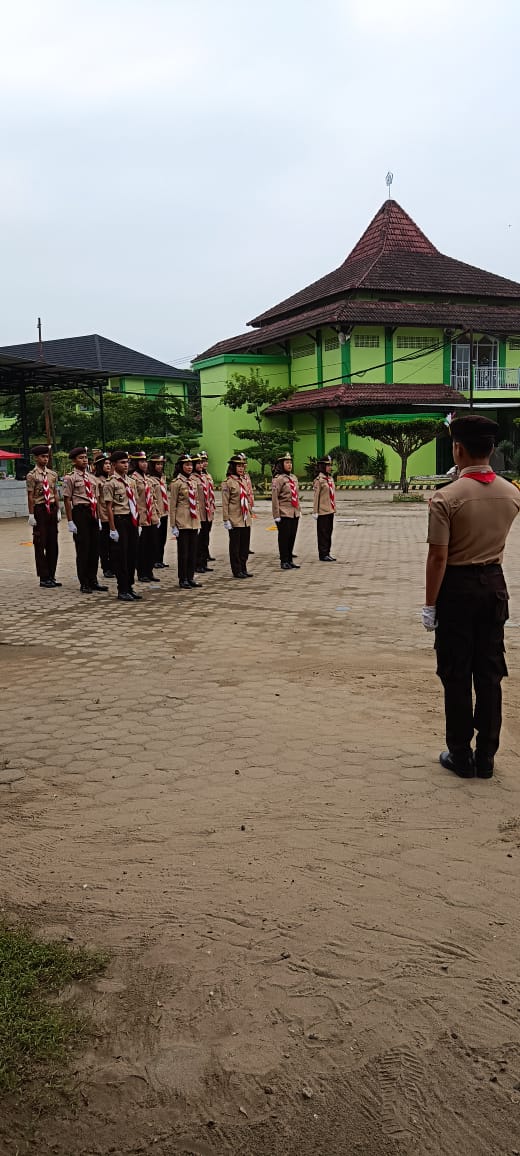 Penampilan Spektakuler Ekstrakurikuler PRAMUKA di MAN 2 Kota Jambi Penampilan Spektakuler Ekstrakurikuler PRAMUKA di MAN 2 Kota Jambi