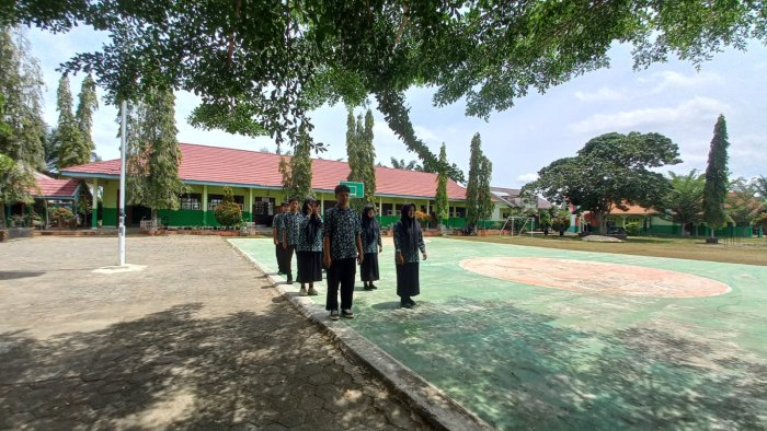 Pesona Taman MAN 2 Bungo: Pemandangan Indah yang Menyegarkan Mata Pesona Taman MAN 2 Bungo: Pemandangan Indah yang Menyegarkan Mata