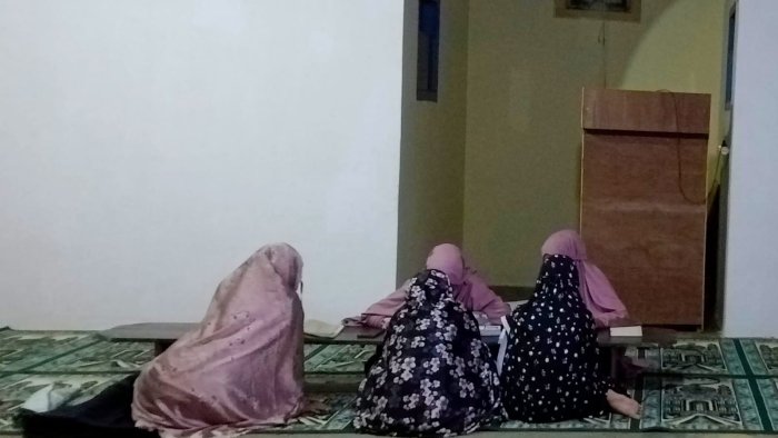 Siswa MIN 4 Tebo Tetap Hidupkan Tradisi Tadarus Usai Tarawih di Masjid dan Musala Siswa MIN 4 Tebo Tetap Hidupkan Tradisi Tadarus Usai Tarawih di Masjid dan Musala