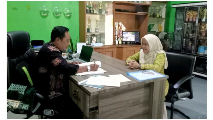 Tingkatkan Mutu Pembelajaran, Kepala MTsN 1 Batang Hari Menyelenggarakan Supervisi Perangkat Pembelajaran TA 2026/2027 Tingkatkan Mutu Pembelajaran, Kepala MTsN 1 Batang Hari Menyelenggarakan Supervisi Perangkat Pembelajaran TA 2026/2027
