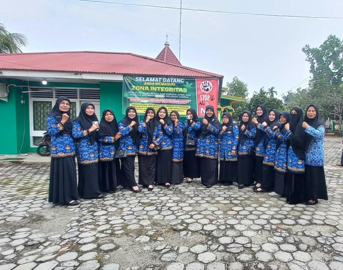 Merah Putih Berkibar, MAN 2 Bungo Tunjukkan Semangat Nasionalisme di Hari Kemerdekaan Merah Putih Berkibar, MAN 2 Bungo Tunjukkan Semangat Nasionalisme di Hari Kemerdekaan