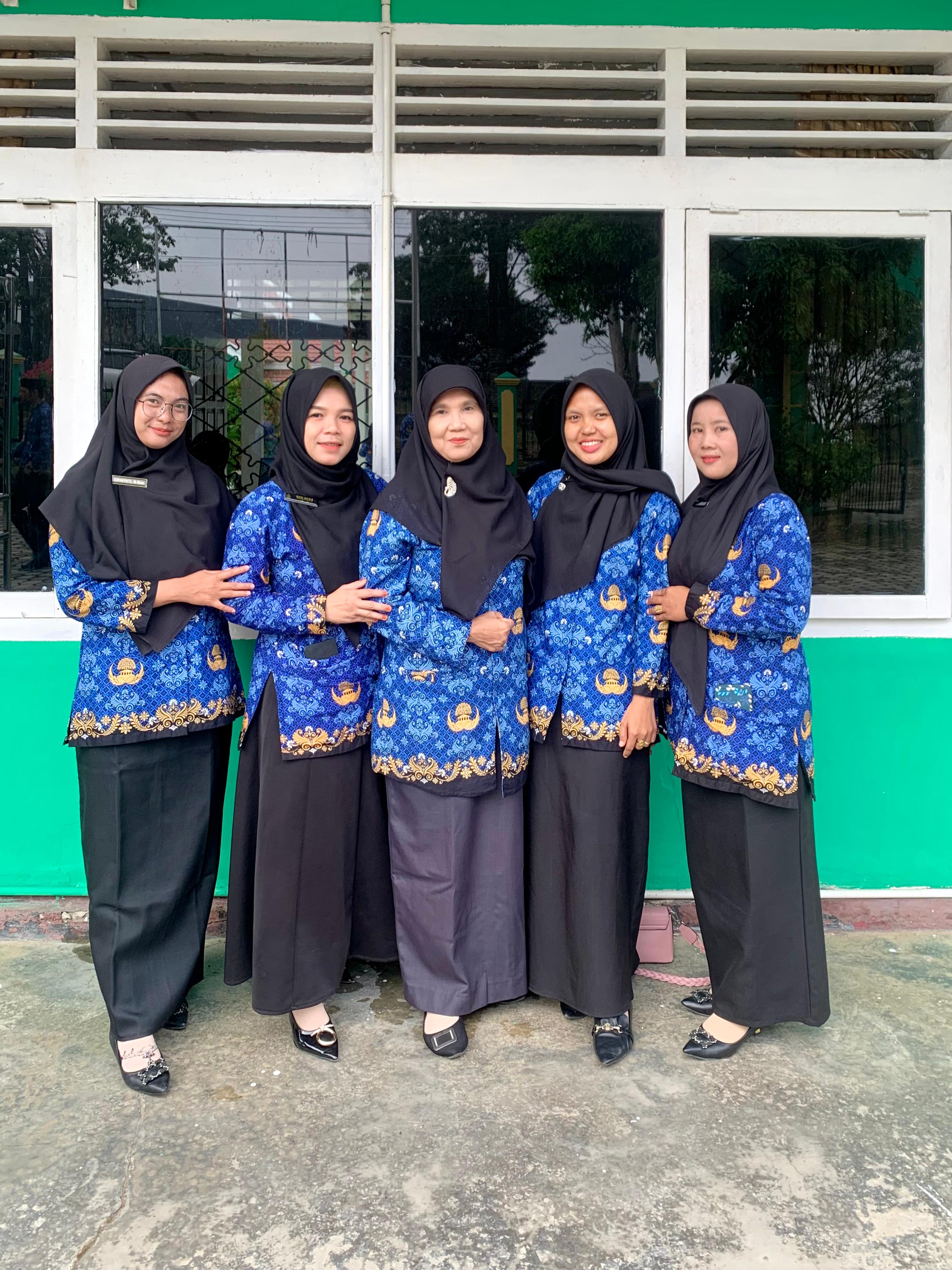 SEMANGGAT YANG BERKOBAR MTsN 2 BUNGO BERTUGAS DALAM UPACARA HARI KESADARAN NASIONAL DI KANTOR KEMENTERIAN AGAMA KABUPATEN BUNGO SEMANGGAT YANG BERKOBAR MTsN 2 BUNGO BERTUGAS DALAM UPACARA HARI KESADARAN NASIONAL DI KANTOR KEMENTERIAN AGAMA KABUPATEN BUNGO