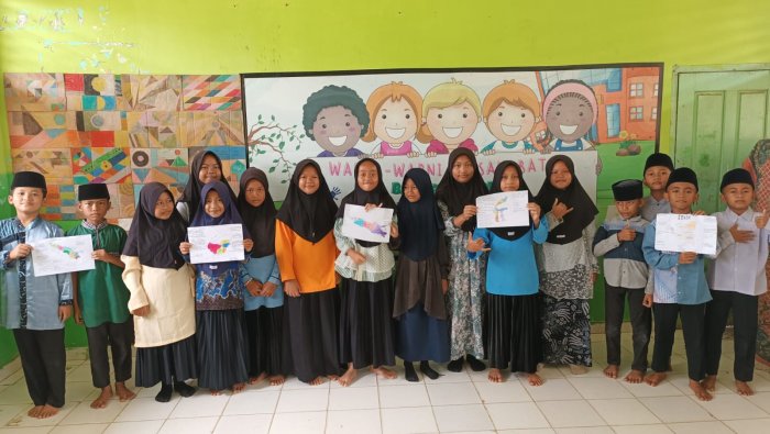 Eksplorasi Nusantara, Siswa Kelas 5B MIN 4 Tebo Membuat Peta Pulau Besar Indonesia Eksplorasi Nusantara, Siswa Kelas 5B MIN 4 Tebo Membuat Peta Pulau Besar Indonesia