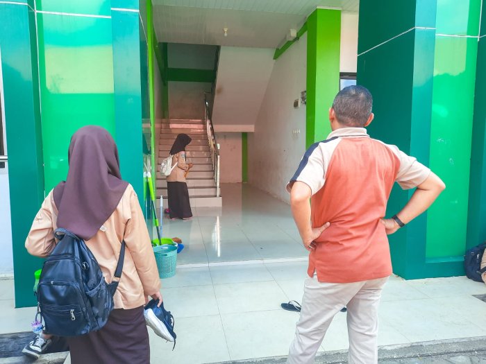 Jelang ASAS 2025, MTsN 1 Bungo Perkuat Gerakan Kebersihan: Waka Kesiswaan Lakukan Pendampingan Intensif Jelang ASAS 2025, MTsN 1 Bungo Perkuat Gerakan Kebersihan: Waka Kesiswaan Lakukan Pendampingan Intensif