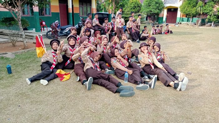 Latihan Pramuka di MTsN 2 Bungo Bentuk Karakter Siswa Latihan Pramuka di MTsN 2 Bungo Bentuk Karakter Siswa