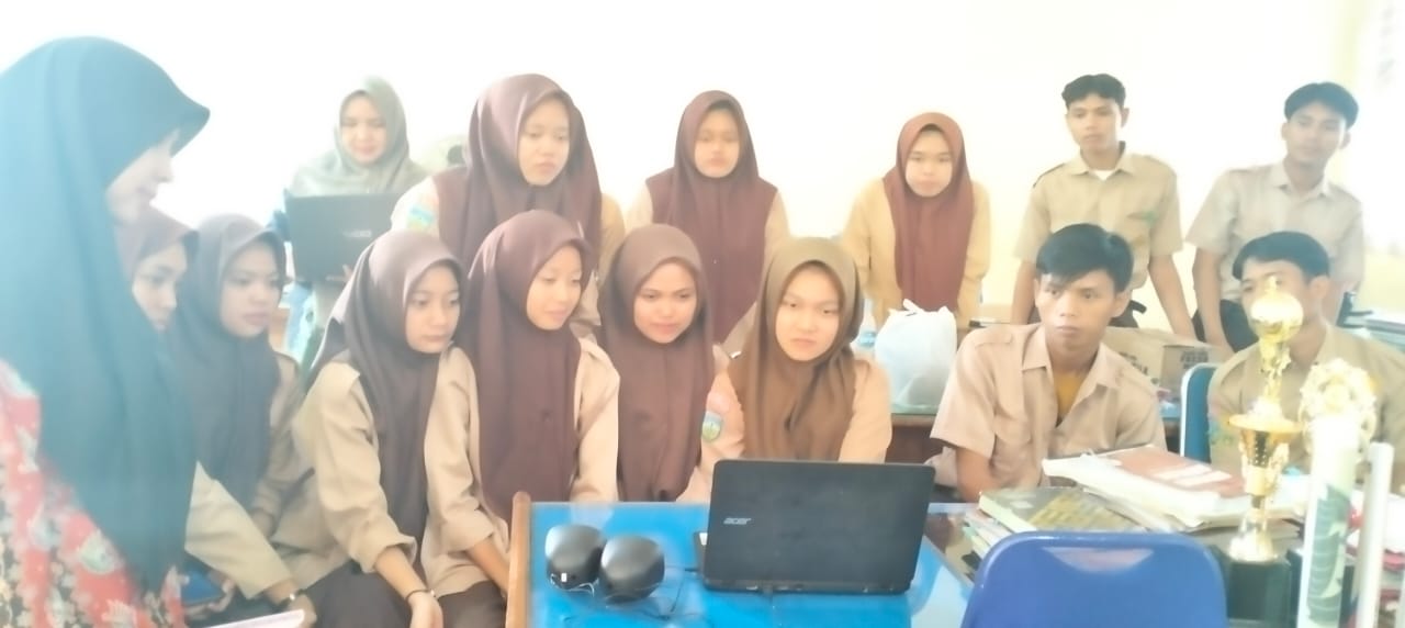 Antusiasme Guru dan Siswa MAN 2 Bungo Mengikuti Webinar Series Kedua Peringatan Hari Gizi Nasional 2025 (Seri-2) Antusiasme Guru dan Siswa MAN 2 Bungo Mengikuti Webinar Series Kedua Peringatan Hari Gizi Nasional 2025 (Seri-2)
