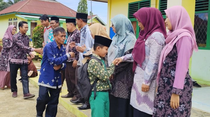 Doa dan Harapan Para Guru Iringi Keberangkatan Danum Menuju OMI Provinsi Doa dan Harapan Para Guru Iringi Keberangkatan Danum Menuju OMI Provinsi