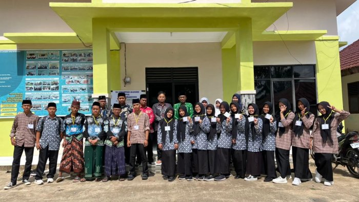 Ibu Binti Mastianah, S.Ag Bertugas Sebagai Pengawas Ujian TKA 2025 di MAS Al Ikhlas Sungai Arang Ibu Binti Mastianah, S.Ag Bertugas Sebagai Pengawas Ujian TKA 2025 di MAS Al Ikhlas Sungai Arang