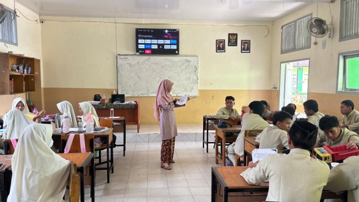 Supervisi Bu Lina Bikin XI F7 Makin Paham Hukum Newton Supervisi Bu Lina Bikin XI F7 Makin Paham Hukum Newton