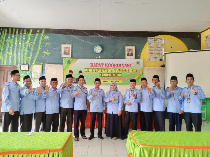 Perkuat Sinergi dan Cegah Perundungan, Kepala MTsN 1 Tebo Hadiri Rakor KKM Kabupaten Tebo* Perkuat Sinergi dan Cegah Perundungan, Kepala MTsN 1 Tebo Hadiri Rakor KKM Kabupaten Tebo*