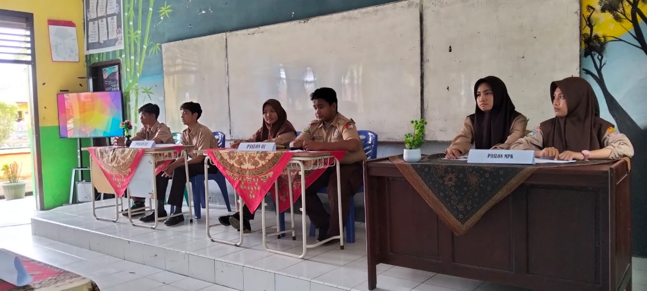 DEBAT PANAS ANTAR CALON KETUA / WAKIL KETUA OSIM DAN MPK MAN 2 TEBO PERIODE 2024 – 2025. DEBAT PANAS ANTAR CALON KETUA / WAKIL KETUA OSIM DAN MPK MAN 2 TEBO PERIODE 2024 – 2025.