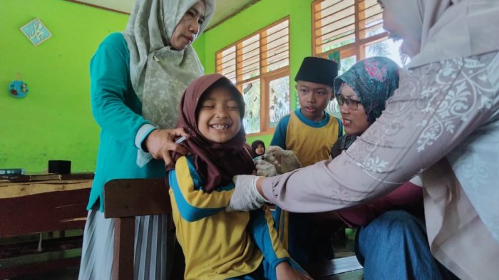 Puskesmas Rimbo Ilir Gelar Suntik BIAS Tahap 2 di MIN 3 Tebo Puskesmas Rimbo Ilir Gelar Suntik BIAS Tahap 2 di MIN 3 Tebo