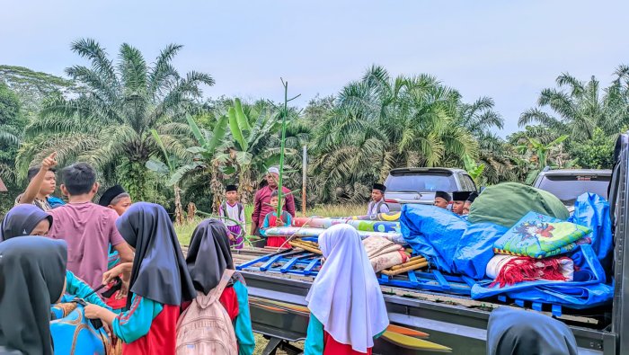 Pelatih Pramuka dan Guru MIN 4 Tebo Mulai Berangkat Dirikan Tenda Jamran