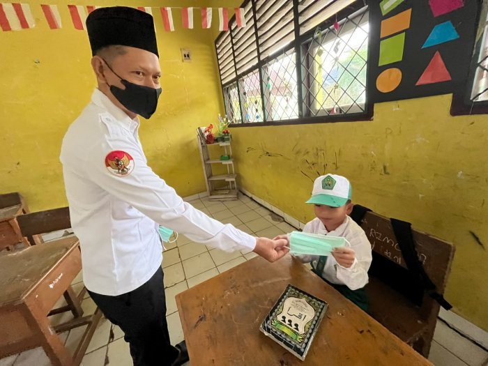 Kembali ke Madrasah Setelah Libur Karhutla, Siswa MIN 1 Muaro Jambi Wajib Patuhi Imbauan Pakai Masker
