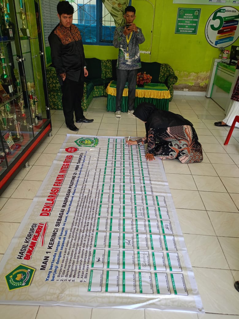 MAN 1 Kerinci Gelar Penandatanganan Fakta Integritas untuk Wujudkan Zona Integritas