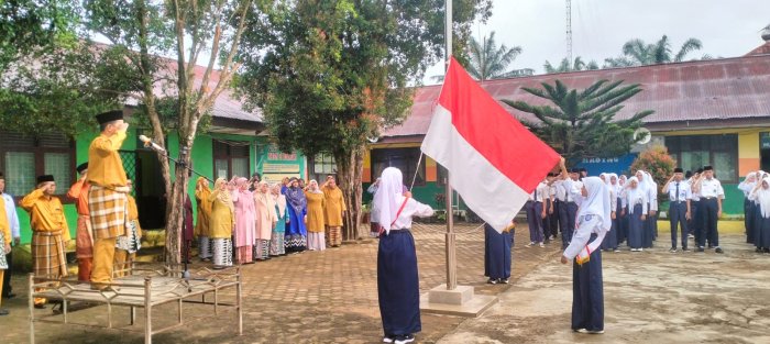 MTsN 2 Bungo Gelar Upacara Bendera Awal Semester Genap MTsN 2 Bungo Gelar Upacara Bendera Awal Semester Genap