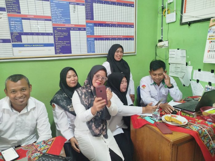 Persiapan Lapor SPT Tahun Depan, Guru dan Pegawai MIN 3 Tebo Lakukan Aktivasi Akun Coretax DJP