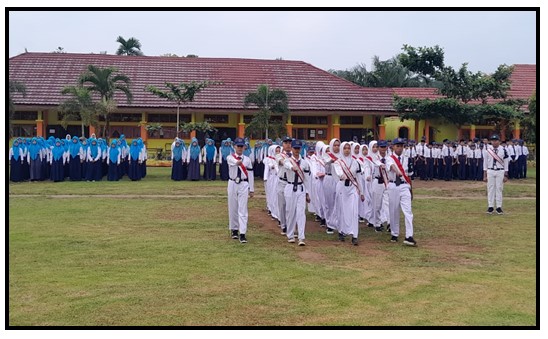 SUASANA PERSIAPAN PELAKSANAAN UPACARA BENDERA SUASANA PERSIAPAN PELAKSANAAN UPACARA BENDERA