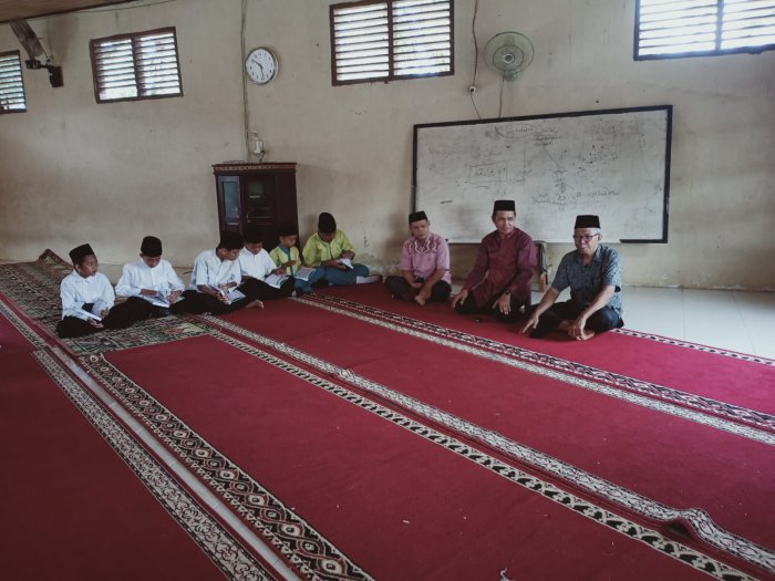 Kelas 8.A MTsN 2 Bungo Gelar Khataman Al-Quran Perdana Kelas 8.A MTsN 2 Bungo Gelar Khataman Al-Quran Perdana