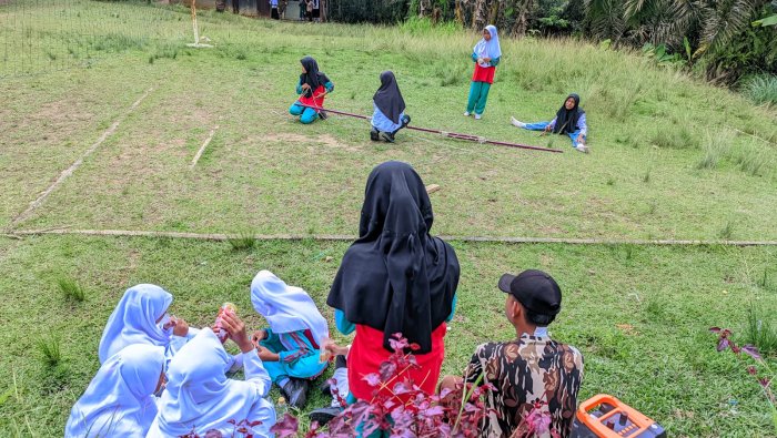 MIN 4 Tebo Kembali Gelar Latihan Pioneering, Fokus pada Kecepatan dan Ketangkasan MIN 4 Tebo Kembali Gelar Latihan Pioneering, Fokus pada Kecepatan dan Ketangkasan