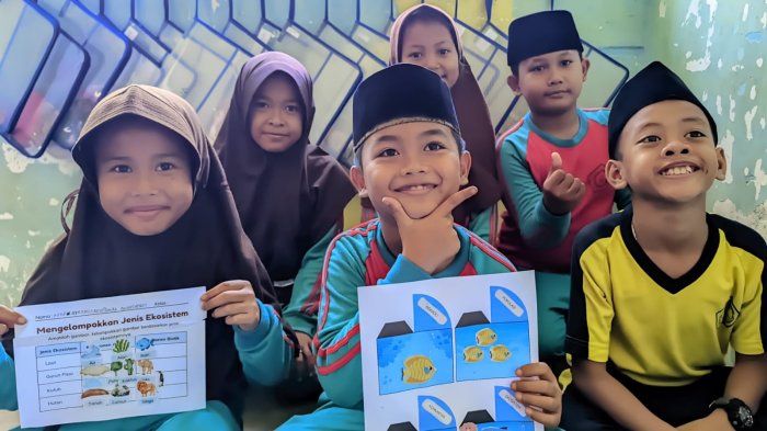 Pop-up Book Ekosistem Hidupkan Kreativitas Siswa 3B MIN 4 Tebo