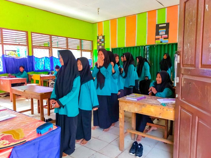 Permainan Sambung Kata Tingkatkan Kosakata Bahasa Inggris Siswa Kelas 8