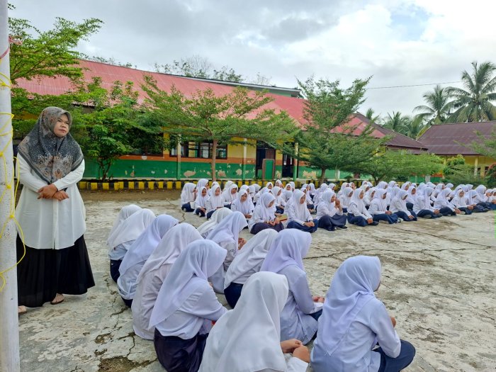 Awali Hari dengan Cahaya Iman, Pengajian Pagi MTsN 1 Bungo Berjalan Khidmat dan Lancar