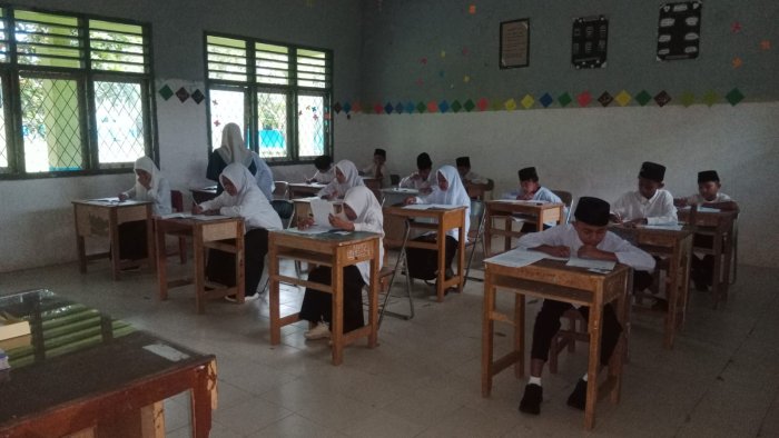 Lima Puluh Tiga Peserta Ikuti Seleksi Masuk MTsN 5 Tebo